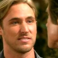 Rick (Kyle Lowder) pose ses conditions. Top Modèles, épisode 5529 (12 août 2010, TVA)