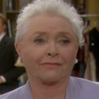 Stephanie (Susan Flannery) espère obtenir ce qu'elle demande. Amour, Gloire et Beauté, épisode 5540 (27 avril 2011, FRANCE2)