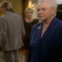 Stephanie (Susan Flannery) apprend la mort de Bill Spencer. Top Modèles, épisode 5551 (27 août 2010, TVA)