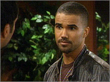 Malcolm (Shemar Moore) pense que Drucilla et Neil devraient laisser vivre Lily. Les Feux de l'Amour, épisode 2455 (19 mai 2008, RTBF)