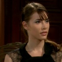 Les pires craintes de Steffy (Jacqueline MacInnes Wood) se réalisent. Top Models, épisode 5705 (17 novembre 2010, RTS)