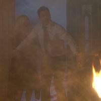 L'incendie ravage la maison de Sharon (Sharon Case) et Adam. Les Feux de l'Amour, épisode 3638 (18 décembre 2012, RTBF)