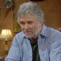 Stephen (Patrick Duffy) sème le doute dans la tête de Pam... Top Models, épisode 5822 (8 avril 2011, RTS)