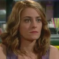 Mackenzie (Clementine Ford) s'inquiète des dispositions prises par Lily. Les Feux de l'Amour, épisode 6149 (14 mai 2013, RTS)