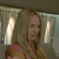 Sharon (Sharon Case) essaye de convaincre Adam de dire la vérité. Les Feux de l'Amour, épisode 3757 (5 juin 2013, RTBF)