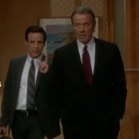 Victor (Eric Braeden) veut des aveux d'Adam pour que Nick soit libéré. Les Feux de l'Amour, épisode 3759 (7 juin 2013, RTBF)