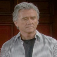 Stephen (Patrick Duffy) pense que Steffy est responsable du scandale. Top Models, épisode 5868 (13 juin 2011, RTS)