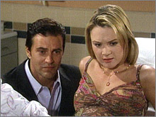 Brittany (Lauren Woodland) et Bobby voient apparaître leur petit garçon. Les Feux de l'Amour, épisode 8147 (2 juin 2005, CBS)