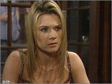 Brittany (Lauren Woodland) est anéantie par la nouvelle de Mac. Les Feux de l'Amour, épisode 8149 (6 juin 2005, CBS)