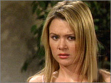 Brittany (Lauren Woodland) est reconnaissante envers J.T.. Les Feux de l'Amour, épisode 2506 (29 juillet 2008, RTBF)