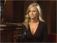 Sharon (Sharon Case) donne son témoignage. Les Feux de l'Amour, épisode 2530 (1 septembre 2008, RTBF)