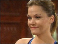 Mac partage ses souvenirs de Cassie avec Sharon (Sharon Case). Les Feux de l'Amour, épisode 4958 (23 janvier 2009, TF1)