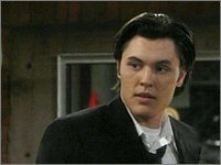Scott (Blair Redford) est stupéfait de voir Sheila. Les Feux de l'Amour, épisode 8301 (22 octobre 2013, TVA)