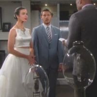 Ivy (Ashleigh Brewer) et Liam se marient... Top Models, épisode 7100 (2 novembre 2016, RTL9)