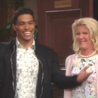 Zende (Rome Flynn) est heureux de revoir son oncle. Top Modèles, épisode 7109 (1 août 2016, TVA)