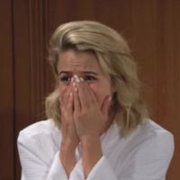 Caroline (Linsey Godfrey) est dans tous ses états ! Top Models, épisode 7155 (18 janvier 2017, RTL9)