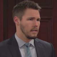 Liam (Scott Clifton) ne sait plus comment réagir avec Ivy… Top Models, épisode 7232 (20 mai 2016, RTS)
