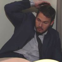Liam (Scott Clifton) est en fâcheuse posture… Amour, Gloire et Beauté, épisode 7241 (20 octobre 2017, FRANCE2)