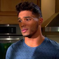 Zende (Rome Flynn) ne peut vraiment plus être avec Nicole. Top Models, épisode 7278 (25 juillet 2016, RTS)