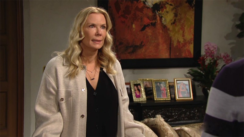 Brooke (Katherine Kelly Lang) craint de ne plus avoir le contrôle sur la situation. Top Models, épisode 8714 (24 novembre 2022, RTL9)