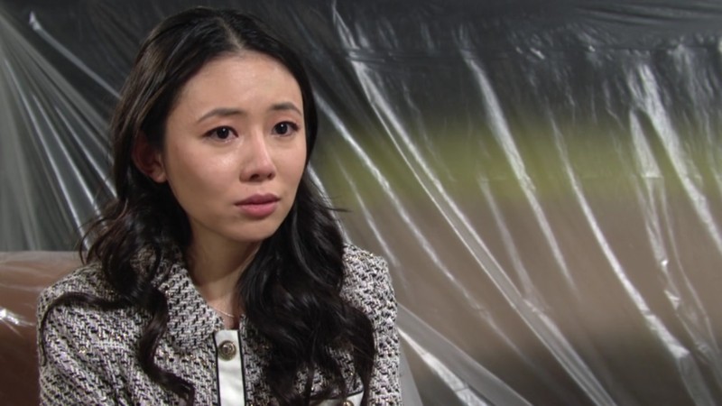 Allie (Kelsey Wang) est bouleversée par ce que Jack lui apprend. Les Feux de l'Amour, épisode 12320 (14 mars 2022, CBS)