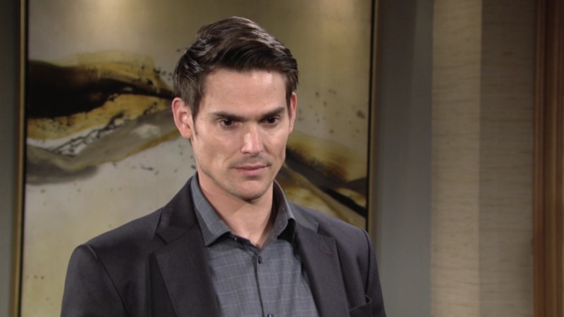 Adam (Mark Grossman) en a assez d'être le bouc émissaire de sa famille. Les Feux de l'Amour, épisode 12339 (12 avril 2022, CBS)
