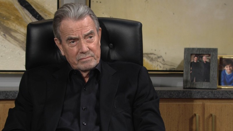 Victor (Eric Braeden) ne cache plus son mépris pour Ashland. Les Feux de l'Amour, épisode 6670 (17 octobre 2024, RTBF)