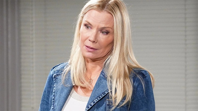 Brooke (Katherine Kelly Lang) n'est pas d'accord avec Taylor. Top Modèles, épisode 8753 (2 mars 2023, TVA)