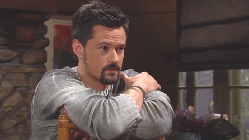 Thomas (Matthew Atkinson) informe Hope que Steffy s'en va. Top Modèles, épisode 8781 (11 avril 2023, TVA)