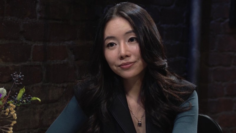 Allie (Kelsey Wang) s'entend bien avec Noah. Les Feux de l'Amour, épisode 9115 (16 décembre 2024, TF1)