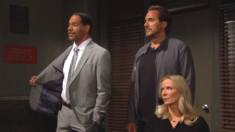 Ridge (Thorsten Kaye) pense que Mike a sûrement des choses à leur raconter. Top Models, épisode 8811 (10 avril 2023, RTL9)