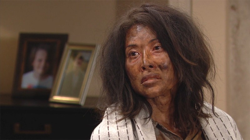 Li (Naomi Matsuda) est traumatisée par ce qui lui est arrivé. Top Models, épisode 8814 (13 avril 2023, RTL9)