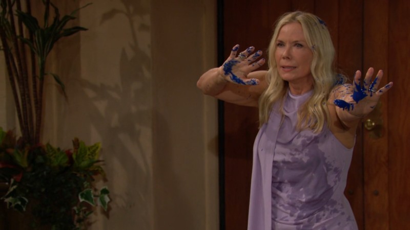 Brooke (Katherine Kelly Lang) ne s'attendait pas à être attaquée de la sorte ! Amour, Gloire et Beauté/Top Models, épisode 8841 (30 août 2022, CBS)