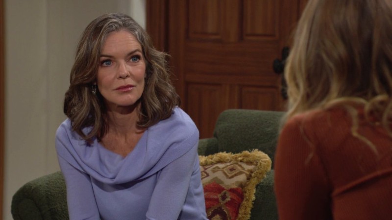 Diane (Susan Walters) est surprise par l'attitude de Summer. Les Feux de l'Amour, épisode 12520 (26 décembre 2022, CBS)