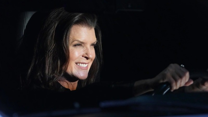 Sheila (Kimberlin Brown) est en route pour se venger. Amour, Gloire et Beauté/Top Models, épisode 8922 (26 décembre 2022, CBS)