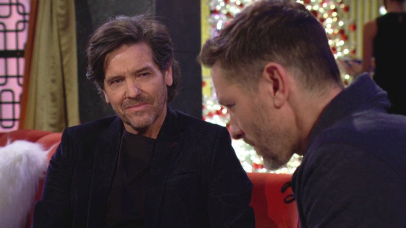 Danny (Michael Damian) veut en savoir plus sur la vie de son fils. Les Feux de l'Amour, épisode 12521 (27 décembre 2022, CBS)