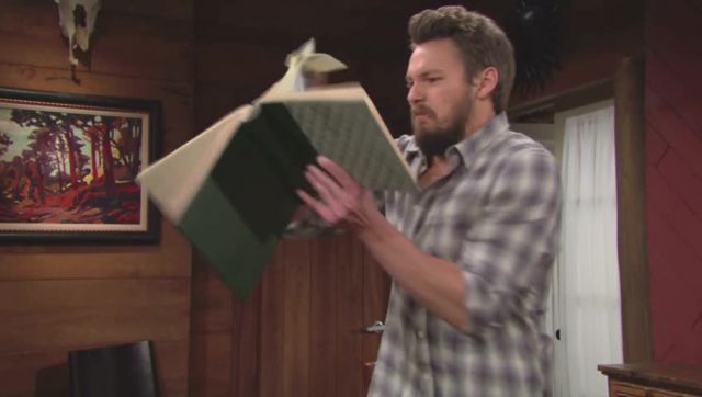 Liam (Scott Clifton) comprend qu'on l'a dupé… Top Models, épisode 7305 (16 août 2017, RTL9)