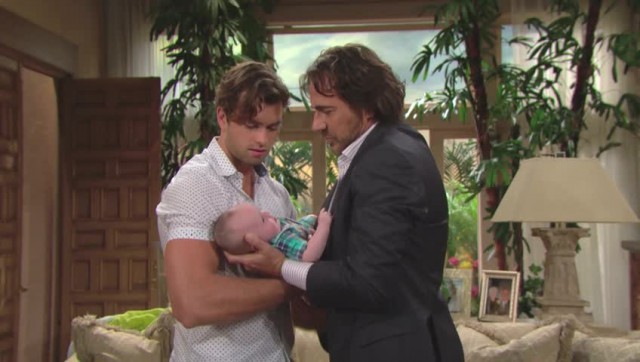Ridge (Thorsten Kaye) "rend" Douglas à son père. Top Models, épisode 7361 (2 novembre 2017, RTL9)