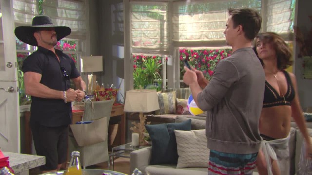 Bill (Don Diamont) est de bonne humeur... Amour, Gloire et Beauté/Top Models, épisode 7368 (5 juillet 2016, CBS)