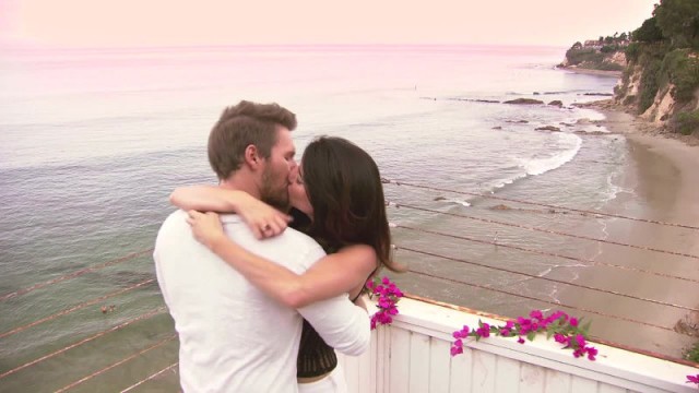 Steffy (Jacqueline MacInnes Wood) et Liam (Scott Clifton) se retrouvent enfin. Amour, Gloire et Beauté/Top Models, épisode 7441 (14 octobre 2016, CBS)