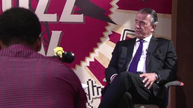 Victor (Eric Braeden) décide de parler à GC Buzz. Les Feux de l'Amour, épisode 5363 (21 août 2019, RTBF)