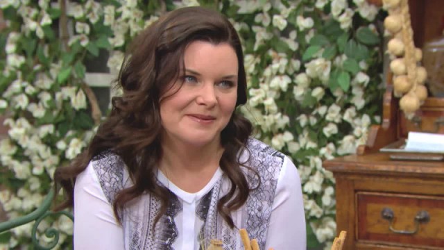 Katie (Heather Tom) jouit de son pouvoir. Top Models, épisode 7596 (27 septembre 2018, RTL9)