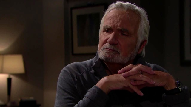 Eric (John McCook) discute avec son ex-femme. Top Models, épisode 7638 (11 décembre 2017, RTS)