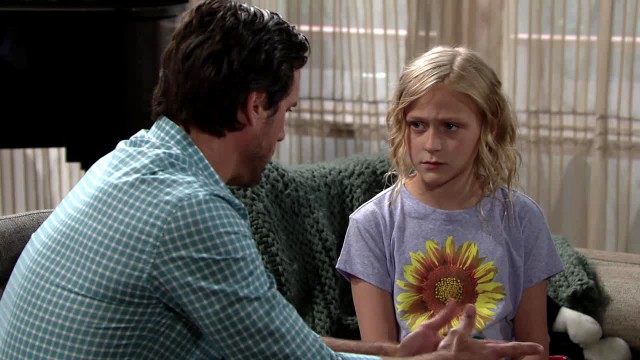 Faith (Alyvia Alyn Lind) n'est vraiment pas contente. Les Feux de l'Amour, épisode 7988 (13 juillet 2020, TF1)