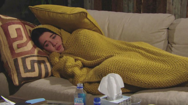 Steffy (Jacqueline MacInnes Wood) est au fond du trou ! Top Models, épisode 7756 (24 mai 2018, RTS)