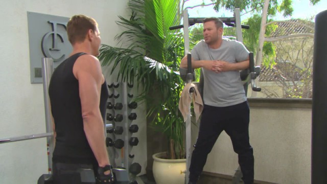 Rick (Jacob Young) cuisine Thorne sur sa vie amoureuse. Amour, Gloire et Beauté/Top Models, épisode 7777 (15 février 2018, CBS)