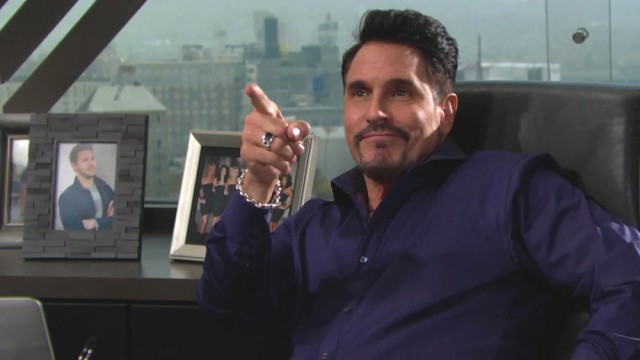 Bill (Don Diamont) affronte les sarcasmes de son fils. Top Models, épisode 7781 (28 juin 2018, RTS)