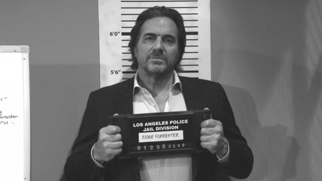 Ridge (Thorsten Kaye) est placé en garde à vue. Top Models, épisode 7801 (26 juillet 2018, RTS)