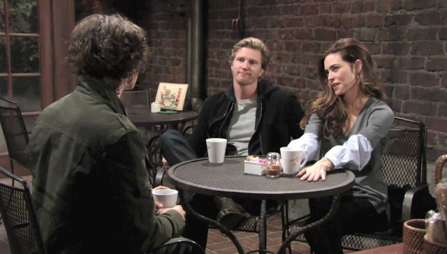 JT (Thad Luckinbill) et Victoria (Amelia Heinle) espèrent que Reed approuve le remariage de ses parents. Les Feux de l'Amour, épisode 8142 (19 février 2021, TF1)