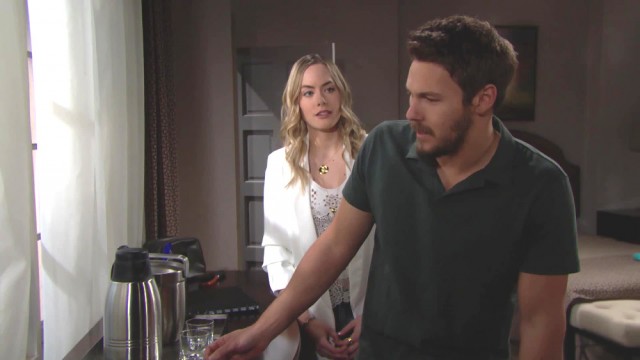 Liam (Scott Clifton) ne pense pas mériter la confiance de Hope. Top Models, épisode 7818 (5 août 2019, RTL9)